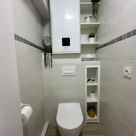 - Palais Des Expositions