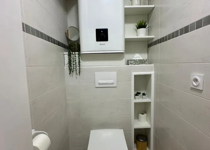 - Palais Des Expositions